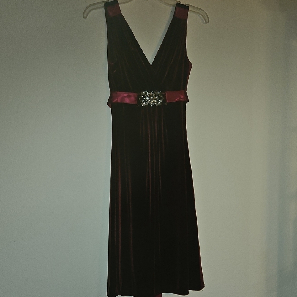 Scarlett Nite Burgundy Red Embellished Sheath Dress